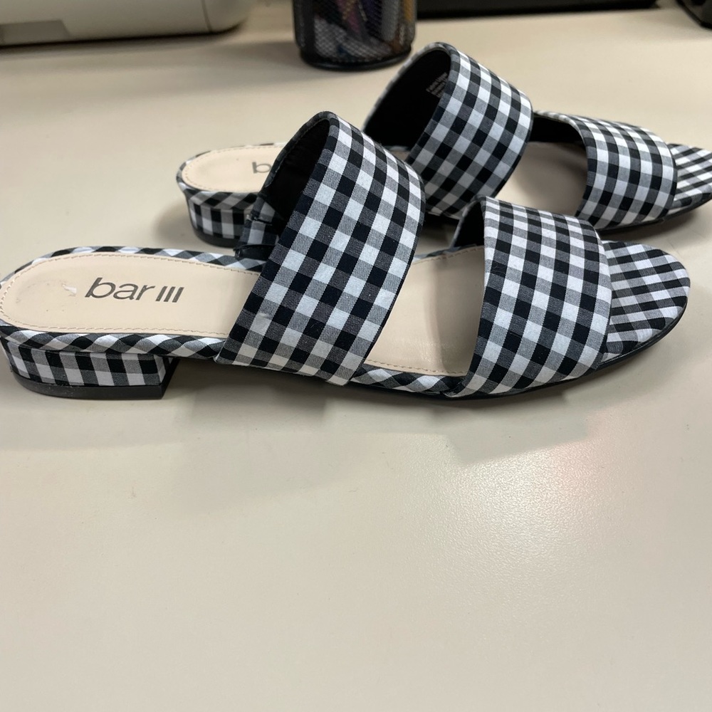 Beautiful sandals, perfect for summer!!!too big on me, - Picture 3 of 5